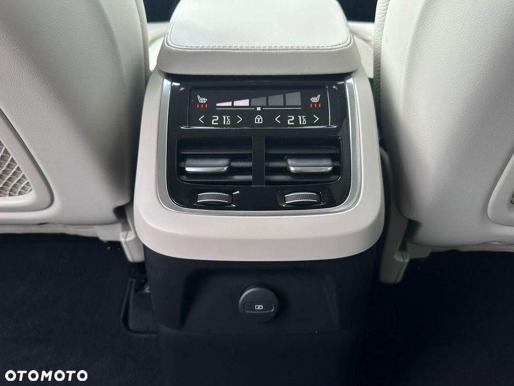 Volvo XC 90 - 25