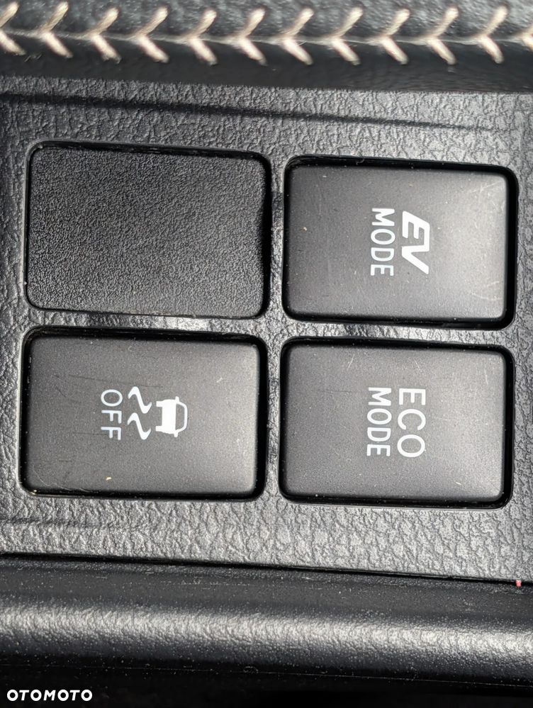 Toyota Yaris Hybrid 100 Premium - 33