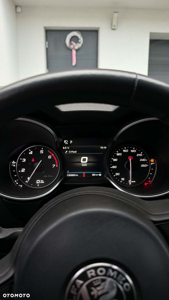 Alfa Romeo Stelvio - 5