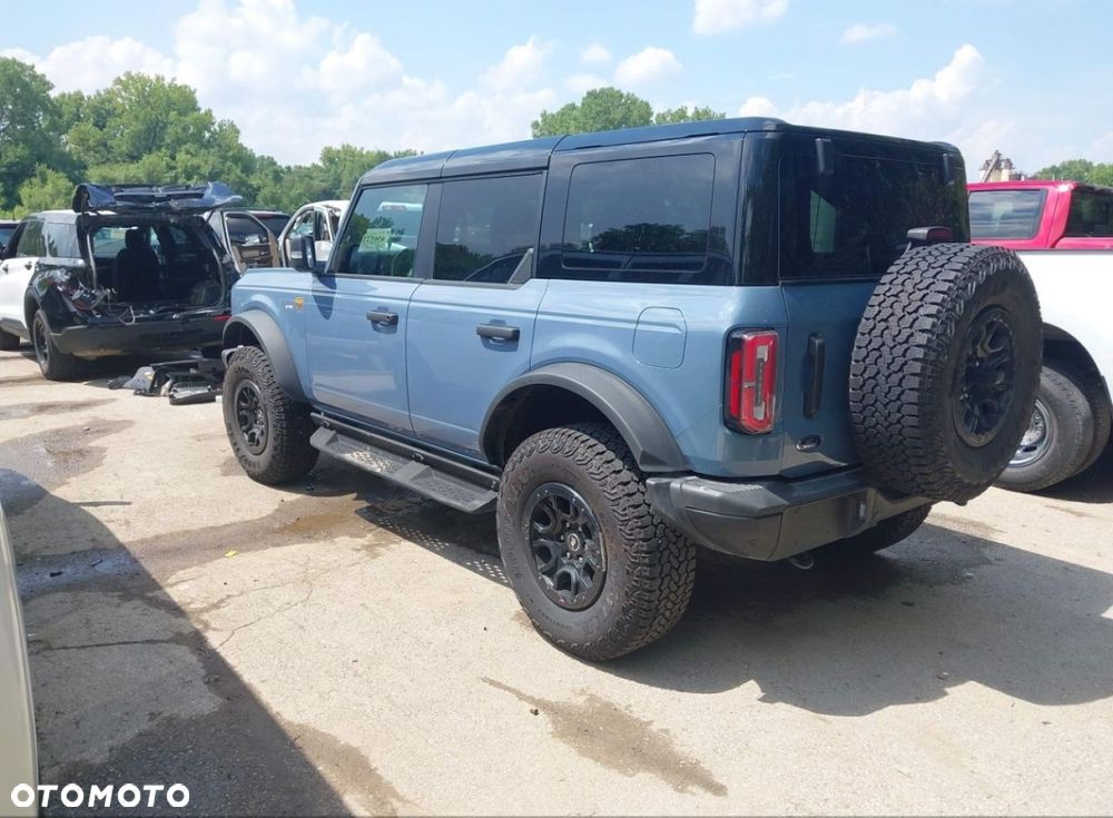 Ford Bronco - 5