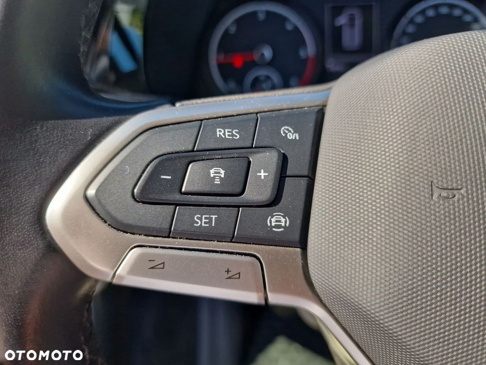 Volkswagen Caravelle - 27