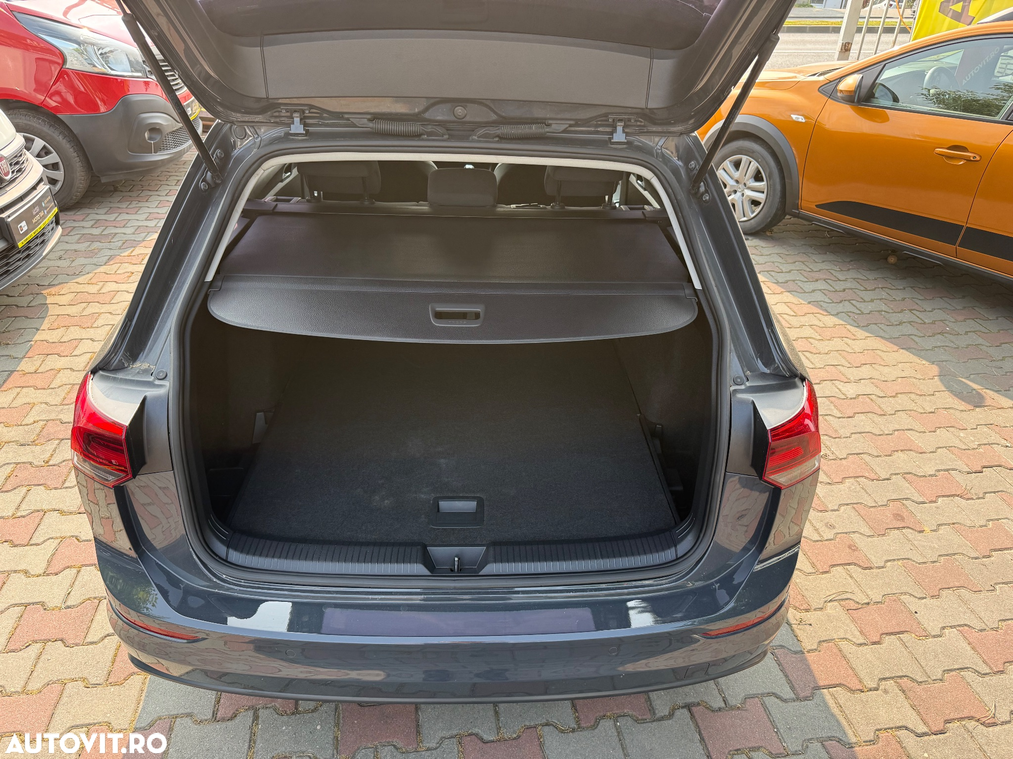 Volkswagen Golf Variant 2.0 TDI 116CP Life - 25
