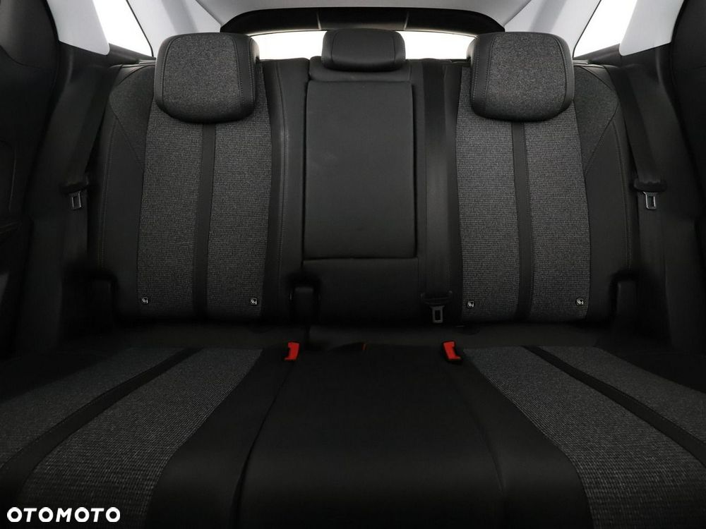 Peugeot 3008 1.2 PureTech Allure S&S EAT8 - 19