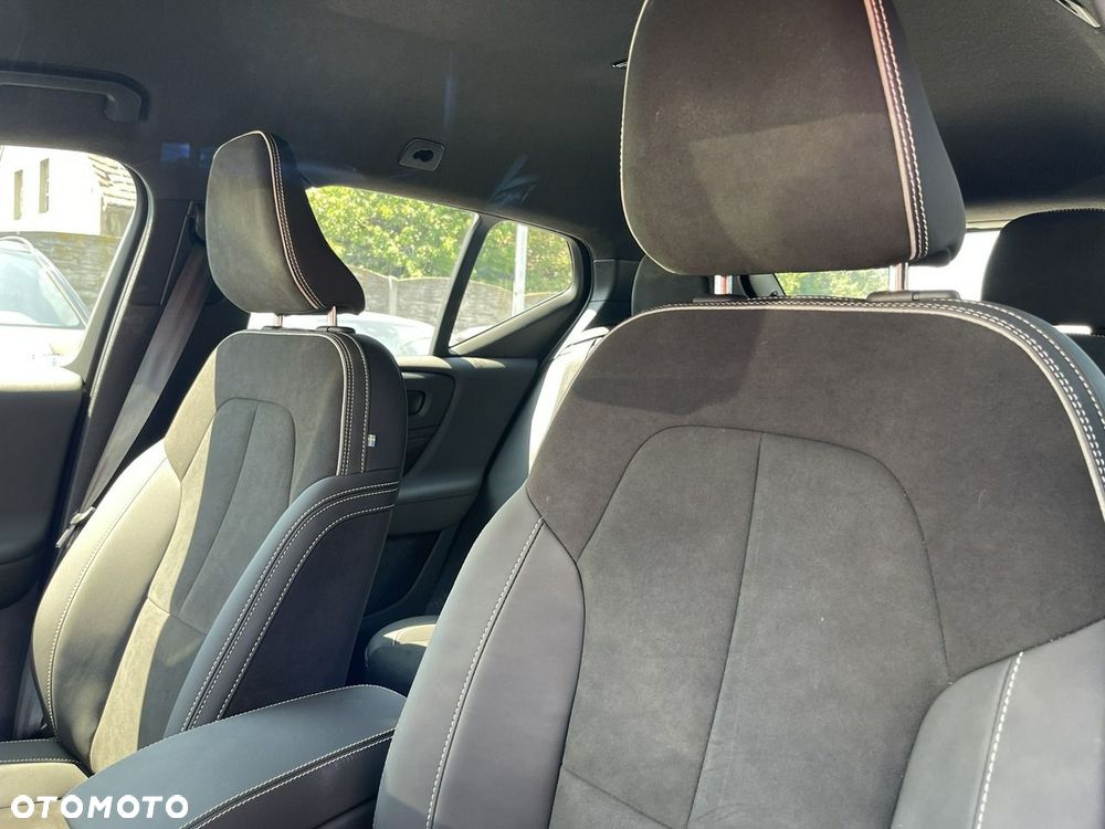 Volvo XC 40 B4 B AWD Geartronic RDesign - 12