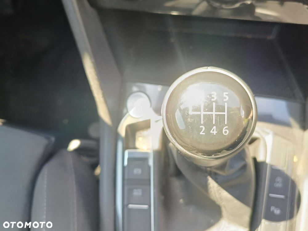 Volkswagen Tiguan 2.0 TDI SCR R-Line - 26