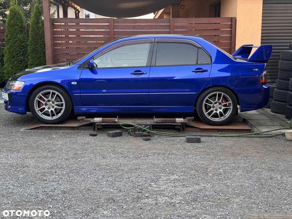 Mitsubishi Lancer Evolution IX - 7