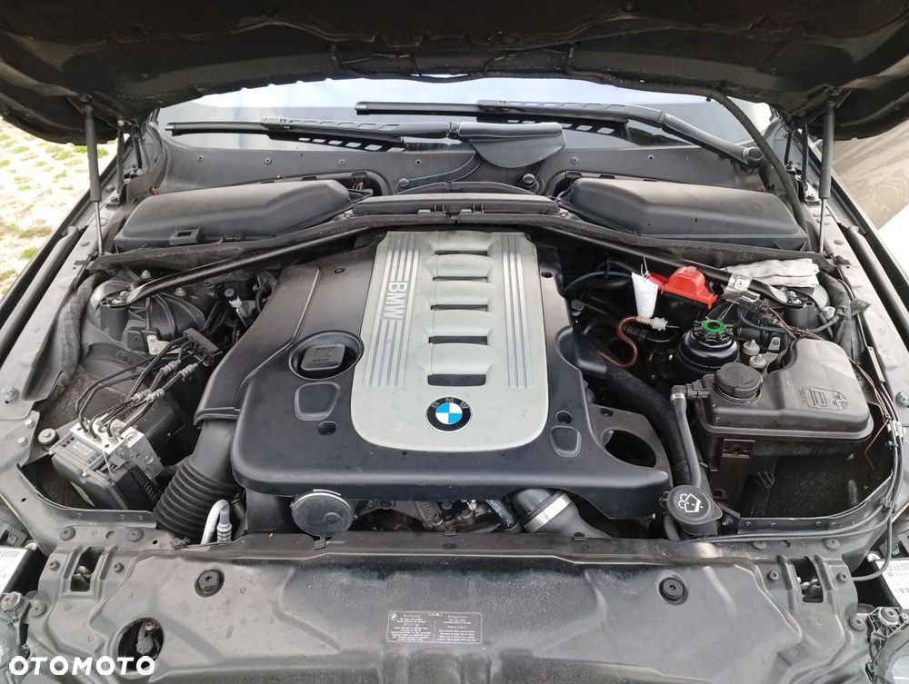 BMW Seria 5 525d - 5