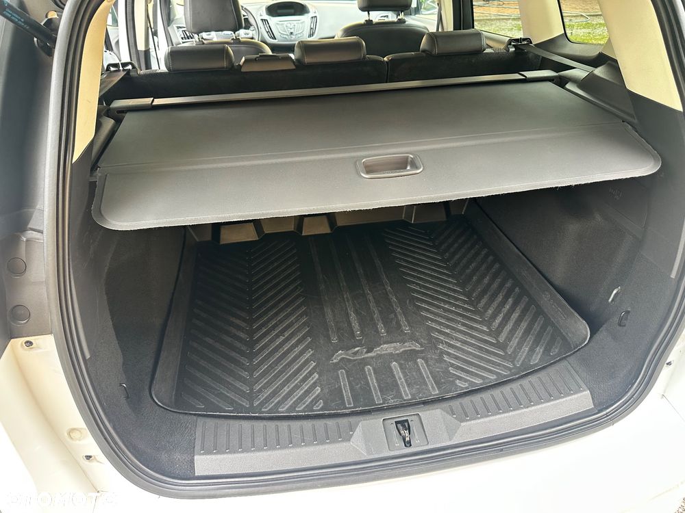 Ford Kuga 1.6 EcoBoost 2x4 Titanium - 23