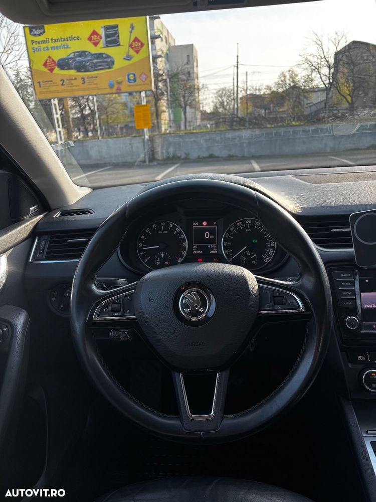 Skoda Octavia 2.0 TDI AMBITION DSG - 7