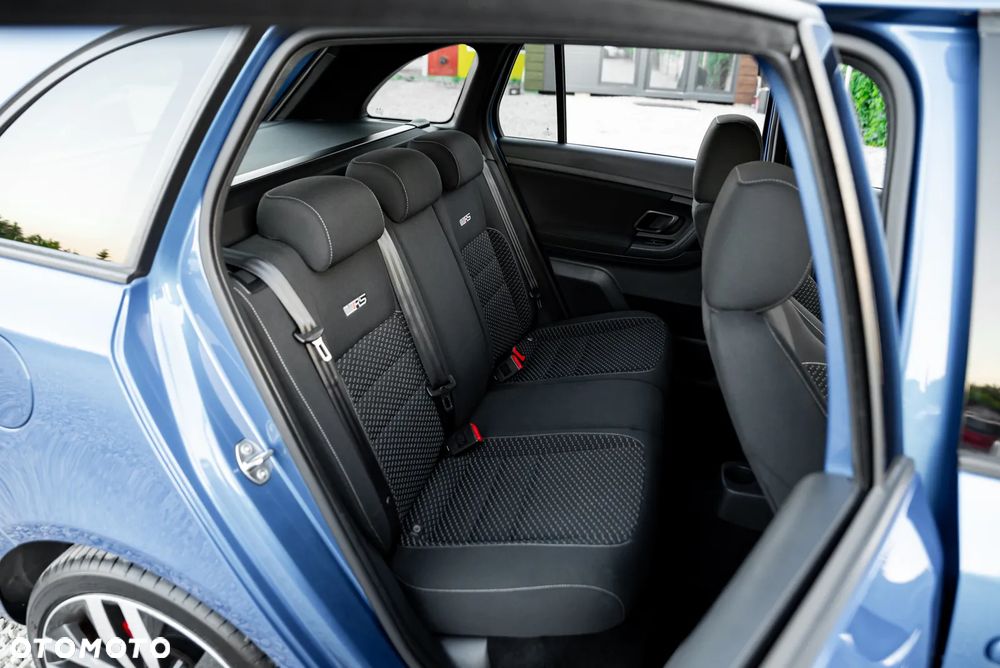 Skoda Fabia 1.4 TSI DSG RS - 23
