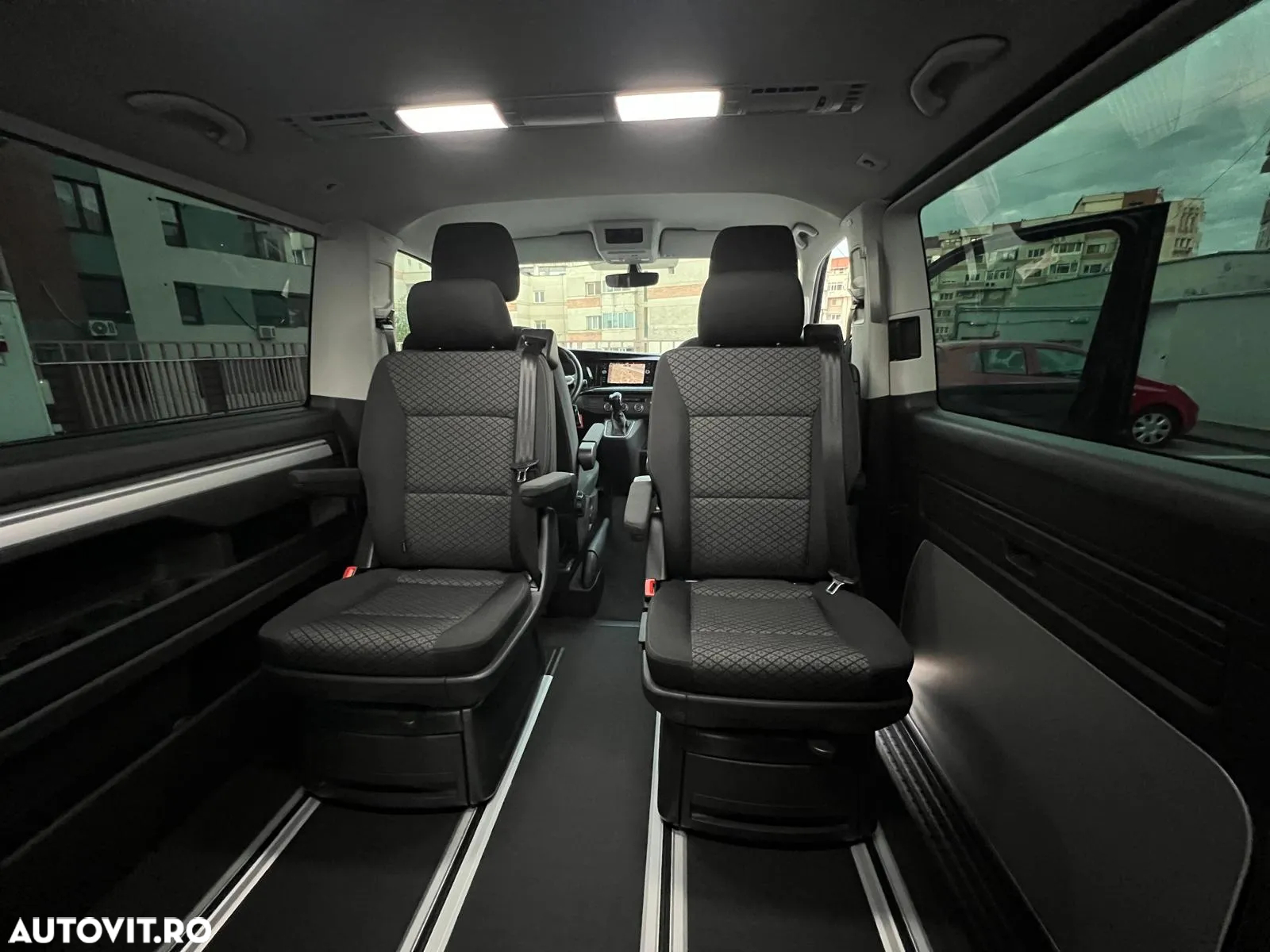 Volkswagen Multivan 2.0 TDI DSG 110KW Life - 32