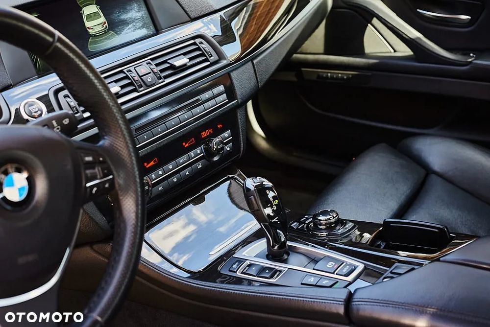 BMW Seria 5 530d xDrive - 12