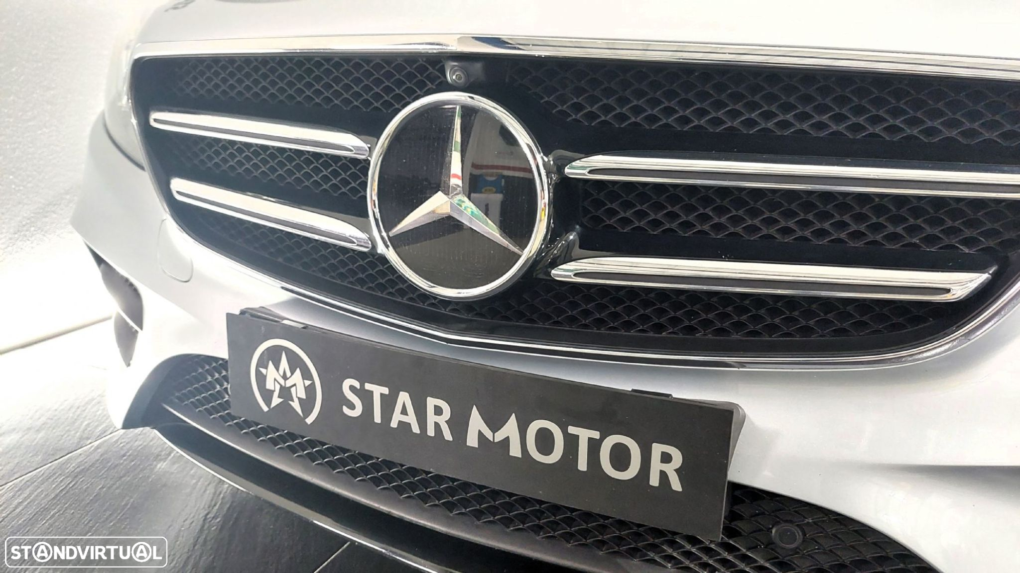 Mercedes-Benz E 220 d AMG Line - 2
