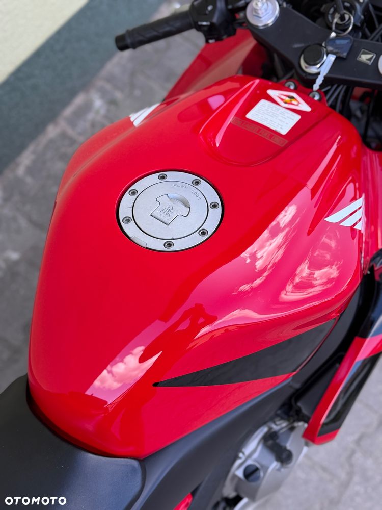Honda CBR - 17
