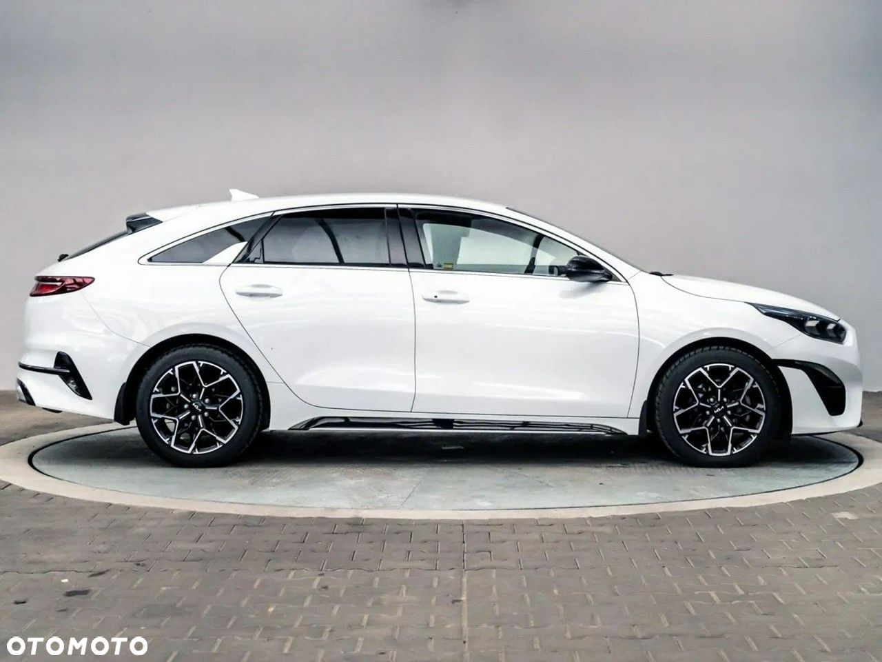 Kia ProCeed - 4