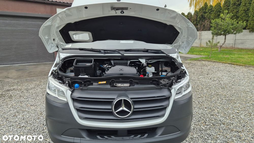 Mercedes-Benz Sprinter - 9