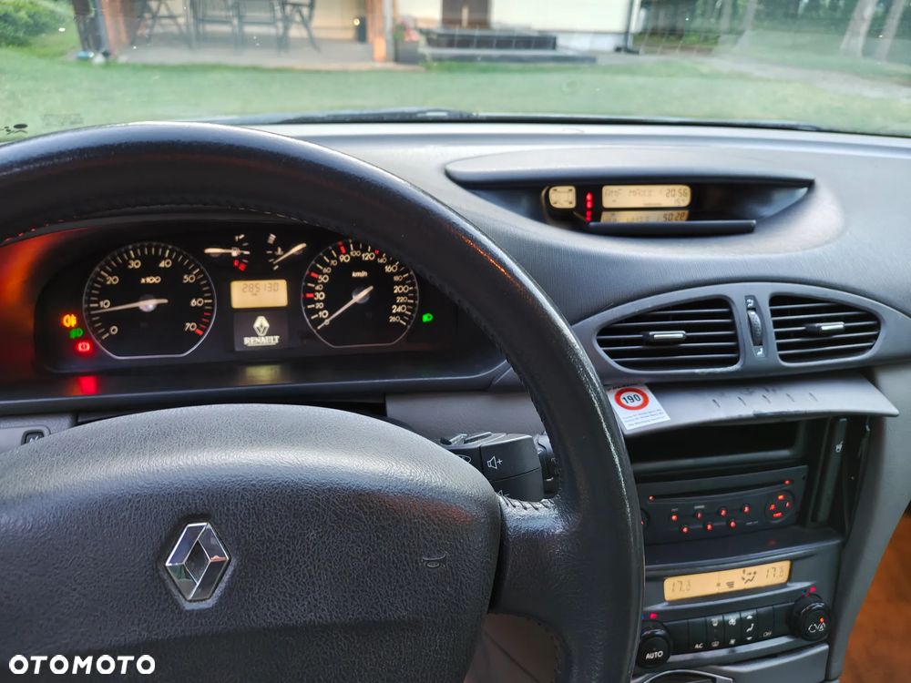 Renault Laguna 1.8 Privilege - 8