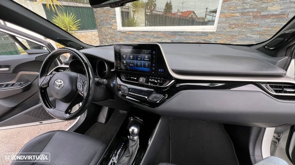 Toyota C-HR 1.8 Hybrid Exclusive+P.Luxury - 11