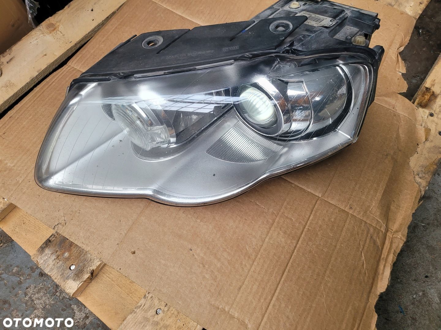 LAMPA LEWA BIXENON SKRĘTNY PASSAT B6 3C0941751D EU - 1