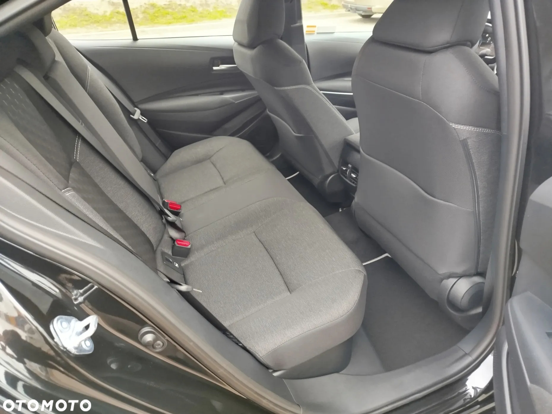 Toyota Corolla 1.8 Hybrid Comfort - 18