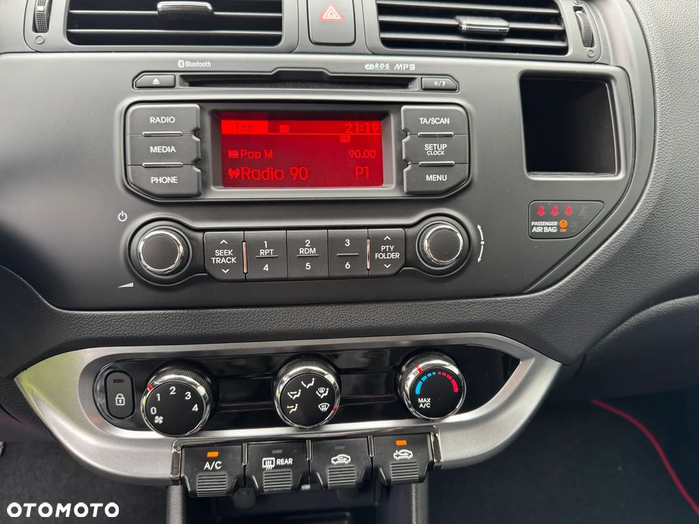 Kia Rio - 16