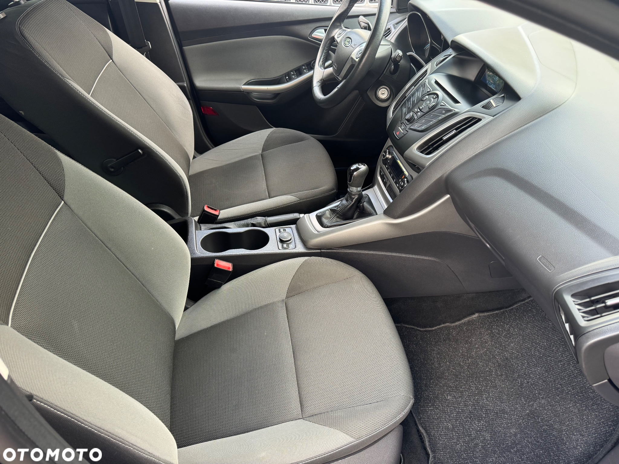 Ford Focus 1.6 Edition - 14
