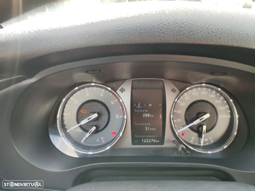 Toyota Hilux - 6