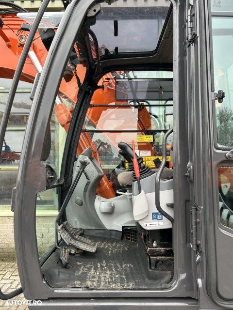 Hitachi ZX 135 US-6 - 10