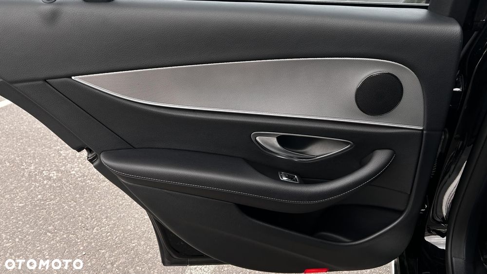 Mercedes-Benz Klasa E - 27