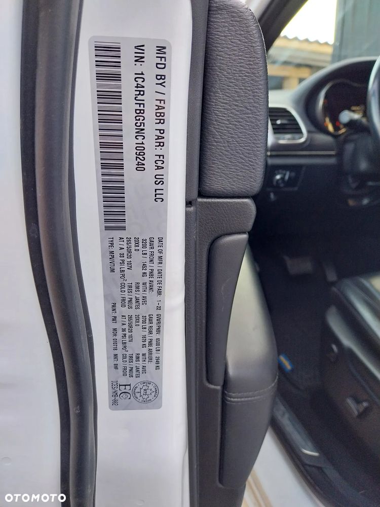 Jeep Grand Cherokee - 14