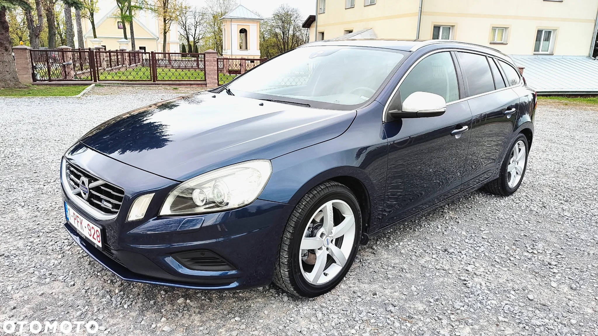 Volvo V60 D3 R-Design - 3