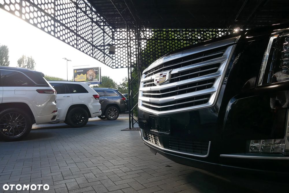 Cadillac Escalade 6.2 V8 ESV Platinum - 32