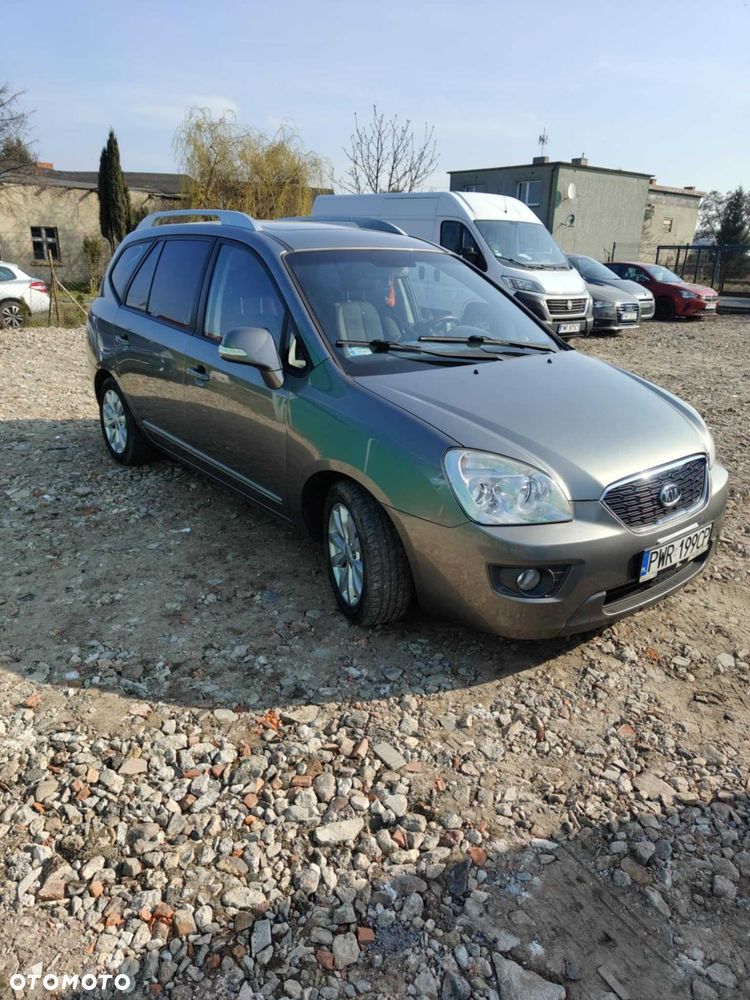 Kia Carens - 3