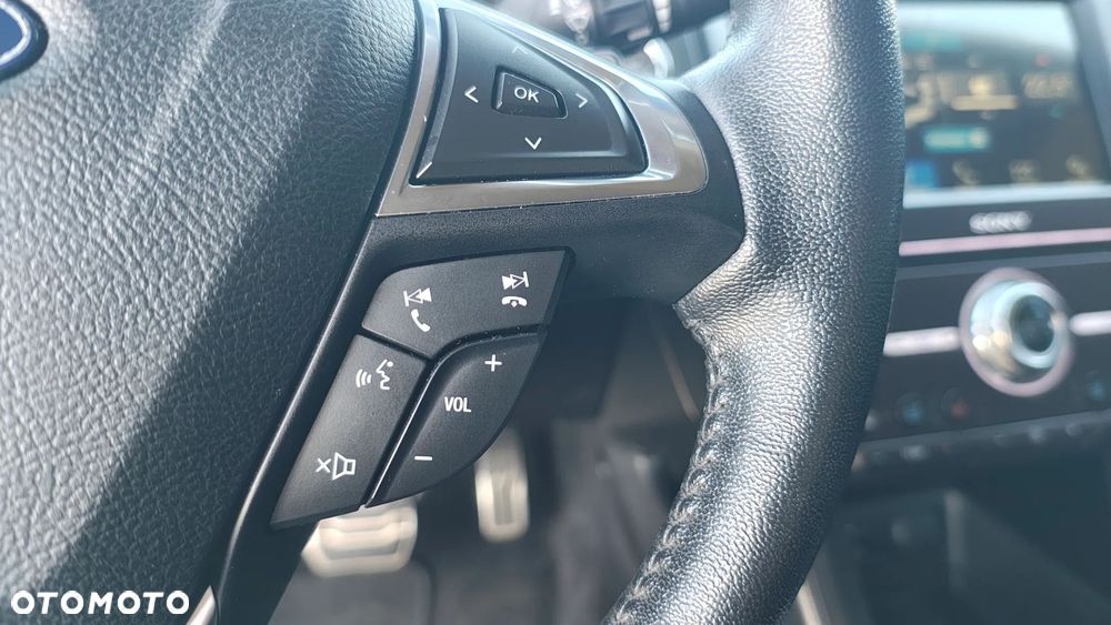 Ford Fusion 2.0 EcoBoost Titanium - 27