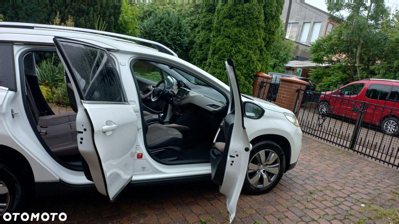 Peugeot 2008 1.6 e-HDi Allure S&S - 28