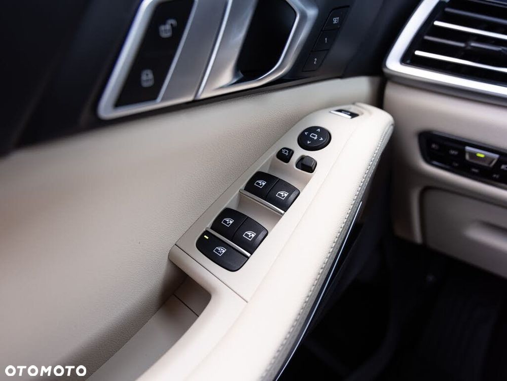 BMW X5 xDrive40i - 14