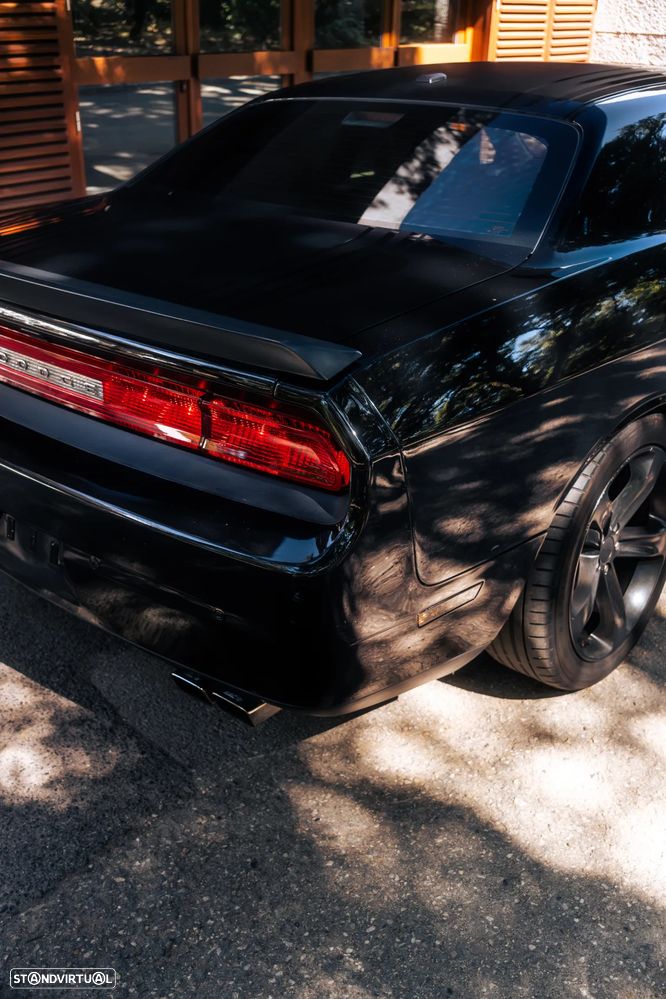 Dodge Challenger - 17