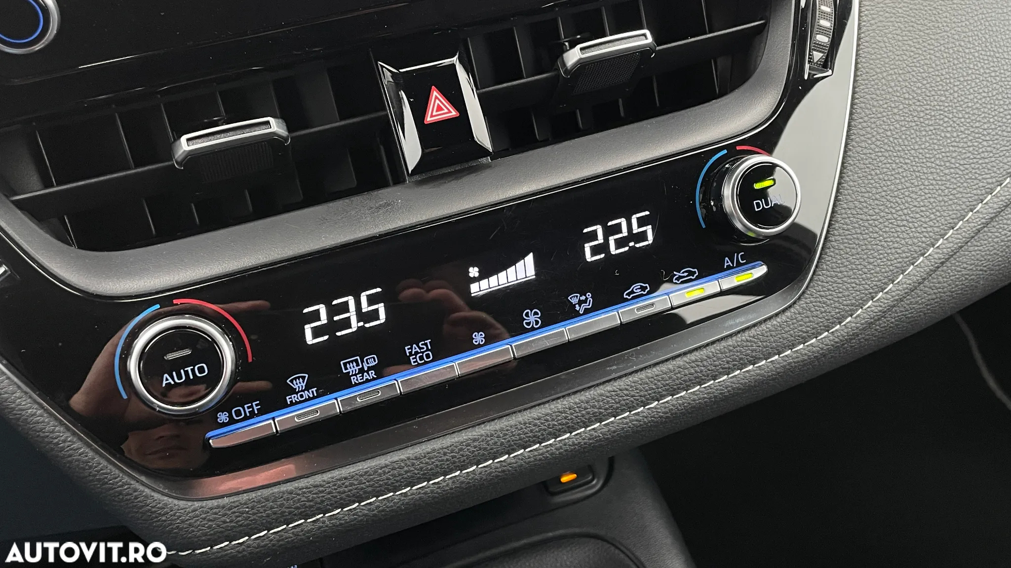 Toyota Corolla 1.8 Hybrid Comfort - 22