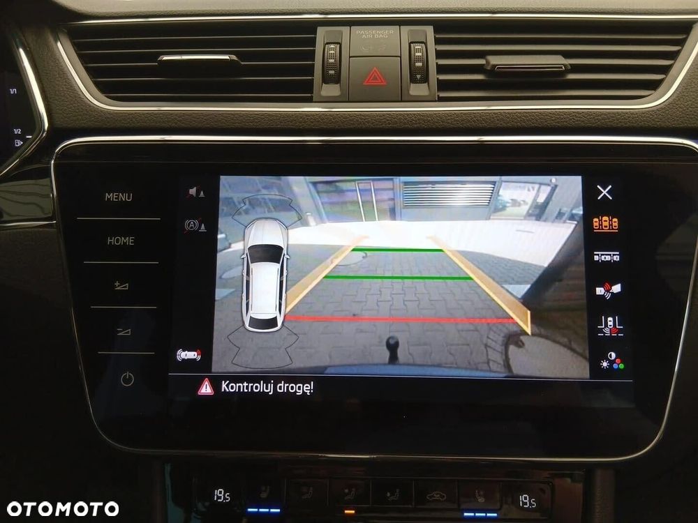 Skoda Superb 2.0 TDI SCR L&K DSG - 33