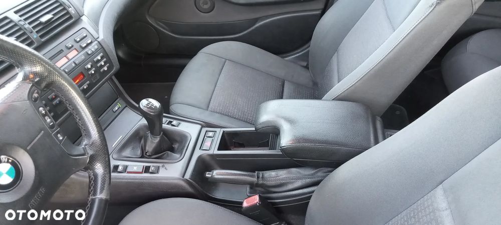 BMW Seria 3 320d - 12