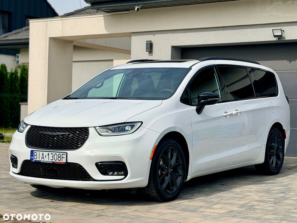 Chrysler Pacifica - 2