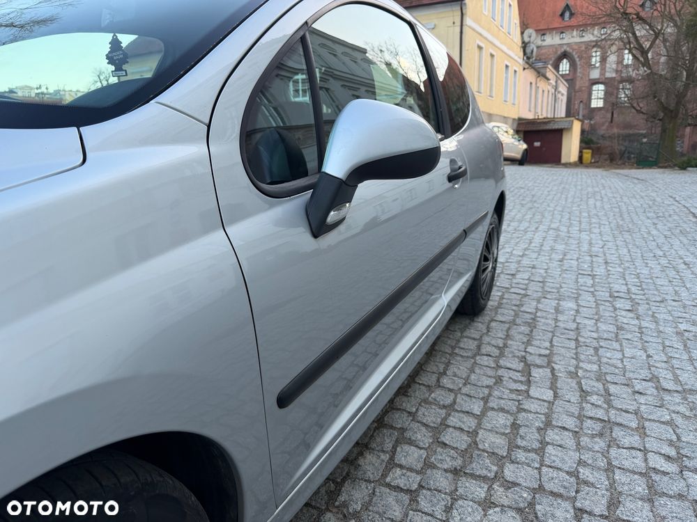 Peugeot 207 95 VTi Filou - 28