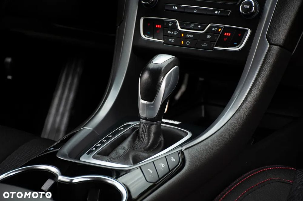 Ford Mondeo SW 2.0 TDCi ST-Line PowerShift - 36