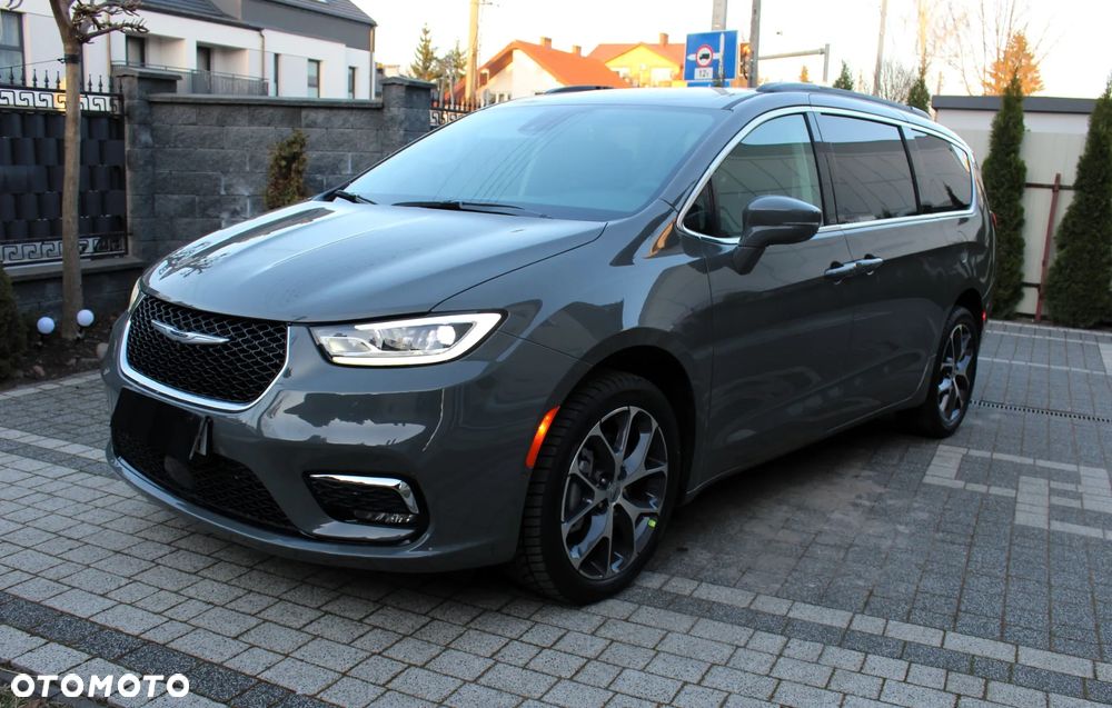 Chrysler Pacifica - 9