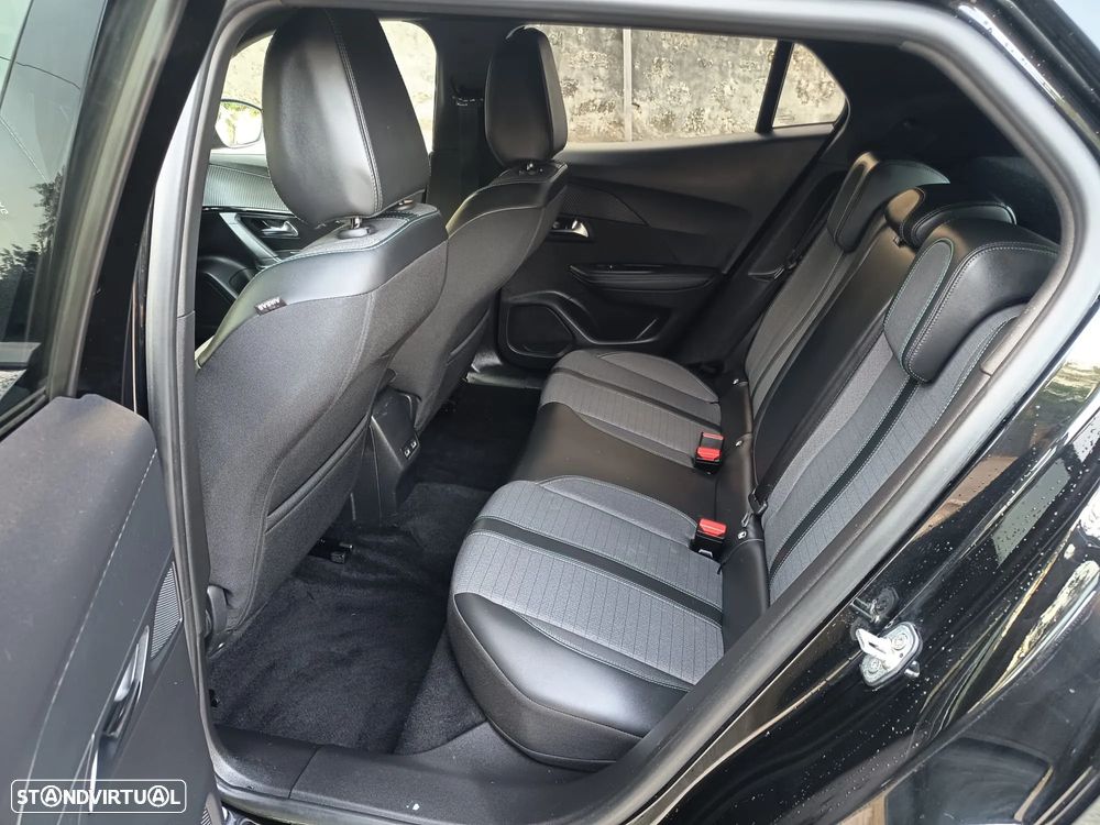 Peugeot e-2008 Allure Pack - 17