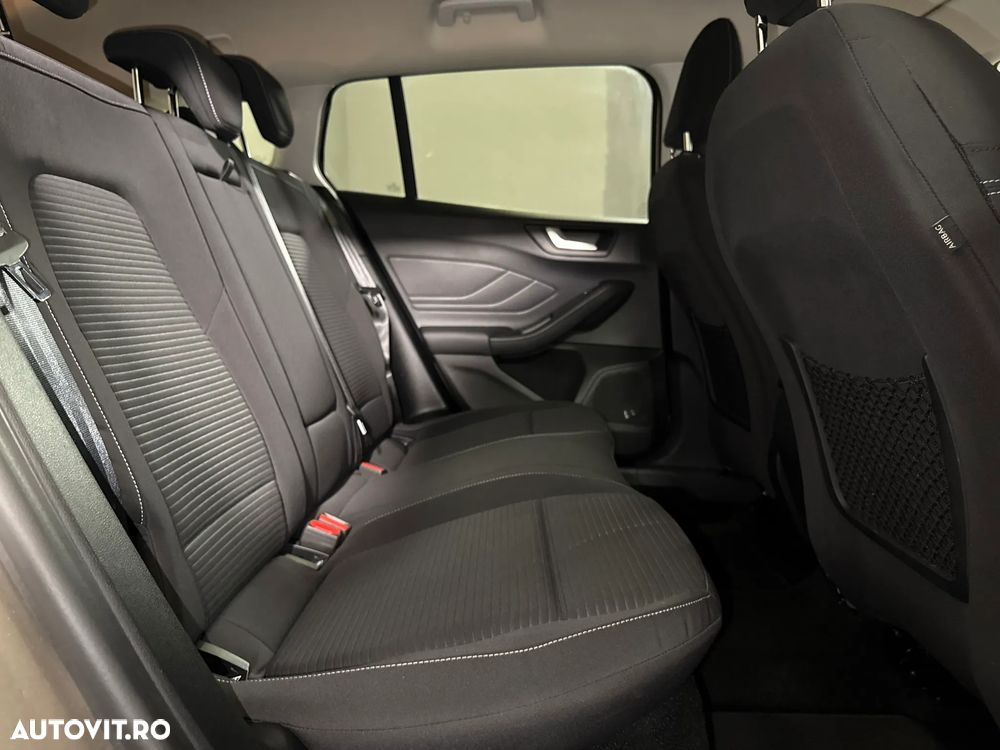 FORD Focus 2018 — imagine 12