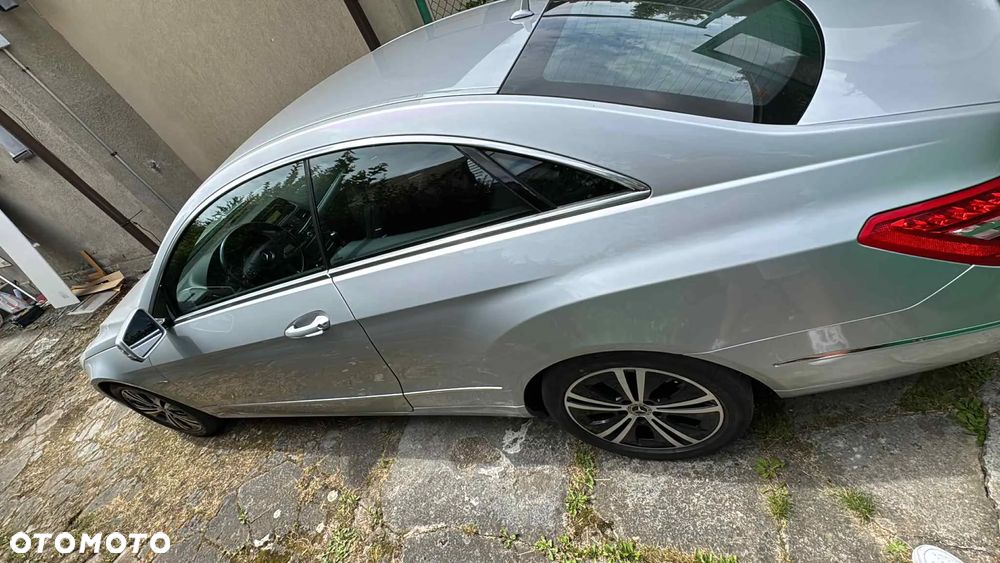 Mercedes-Benz Klasa E 220 CDI DPF Coupe BlueEFFICIENCY 7G-TRONIC Avantgarde - 20