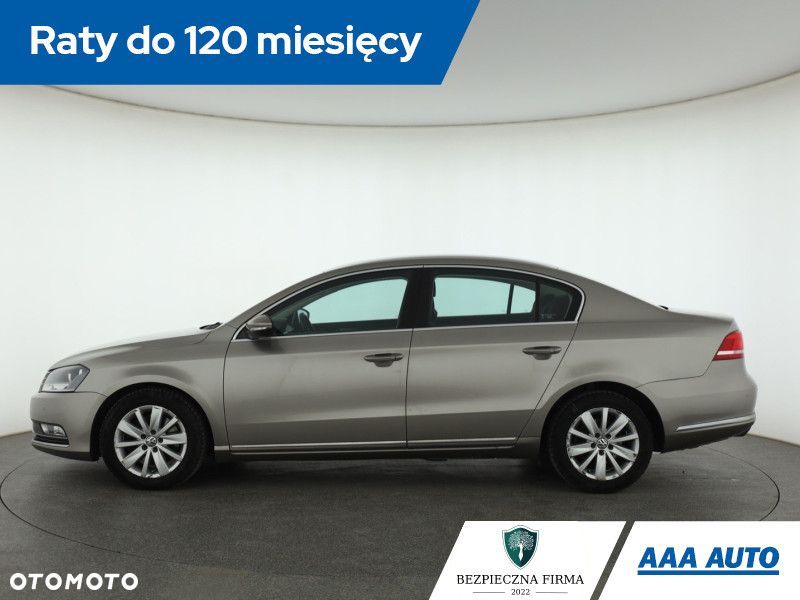 Volkswagen Passat - 4