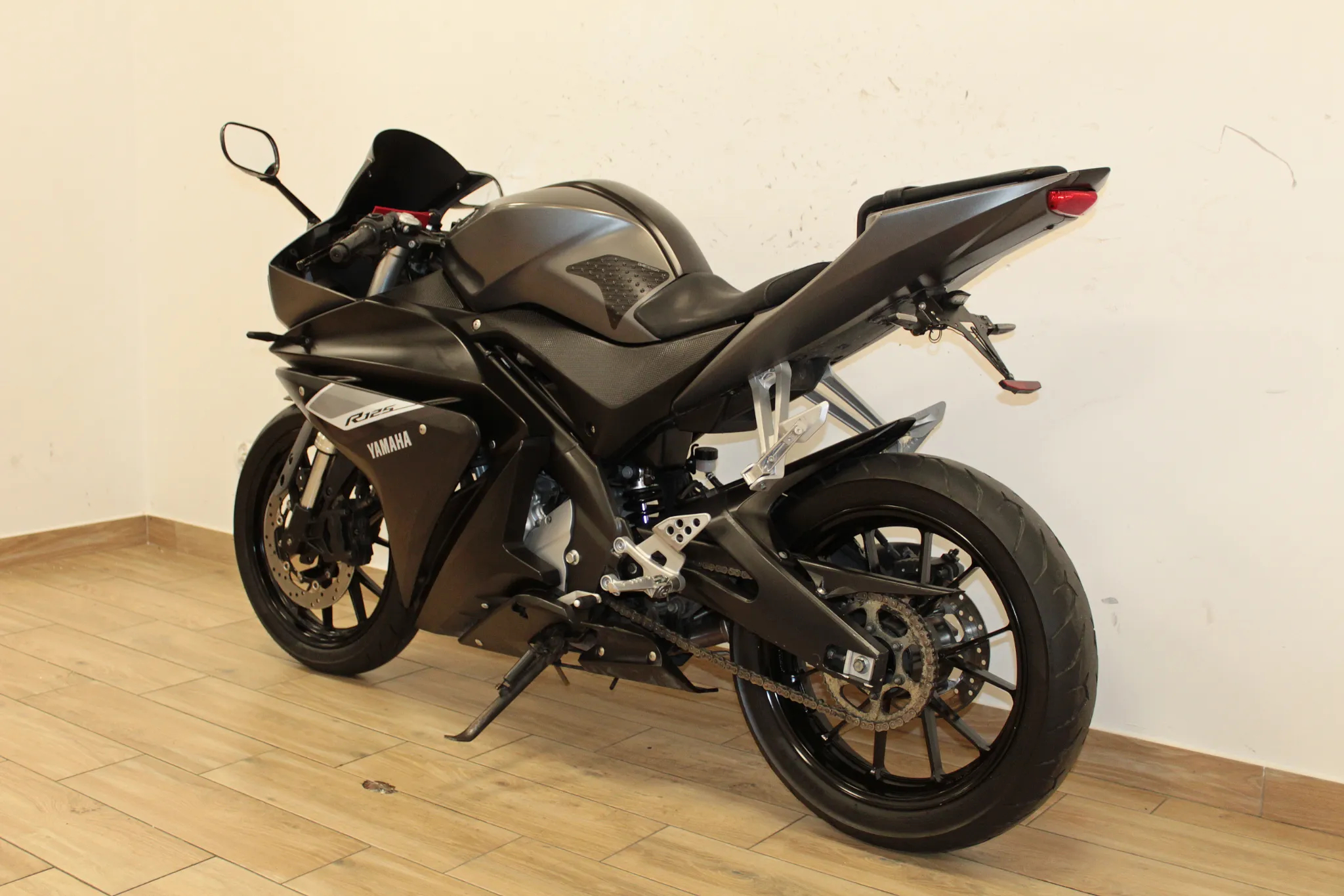 Yamaha YZF - 9