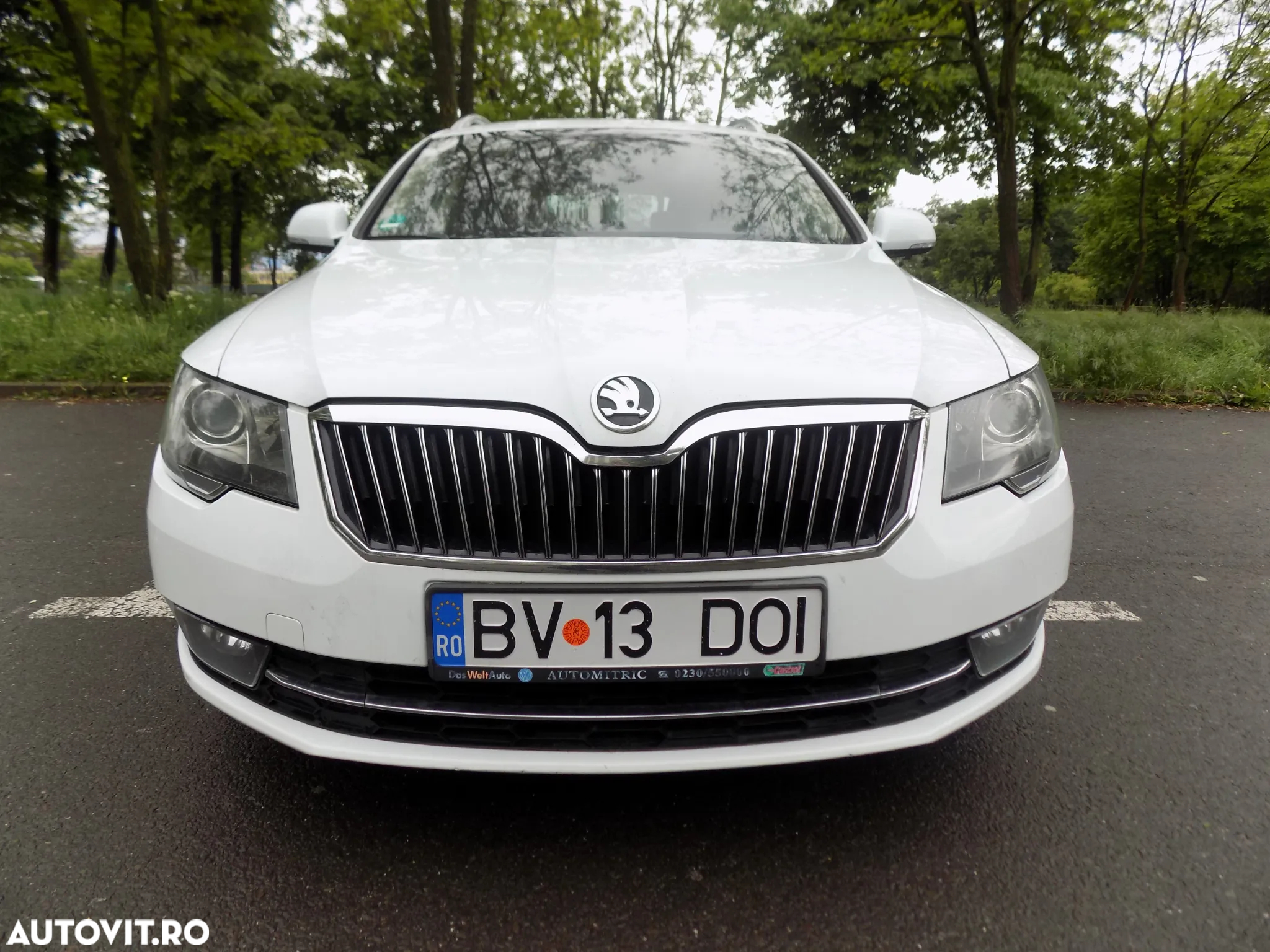 Skoda Superb Combi 2.0 TDI Elegance - 2